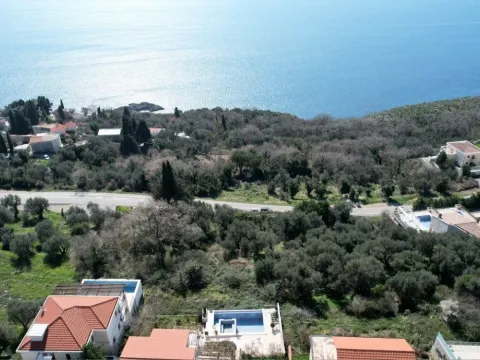 Zemljište in Reževići