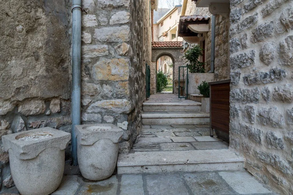 Sale, house, 355m², Prčanj, Kotor