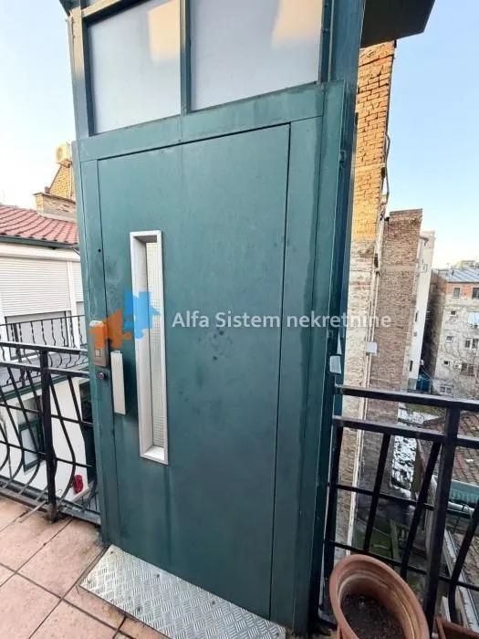 Izdavanje, stan, 200m², Stari Grad, Beograd