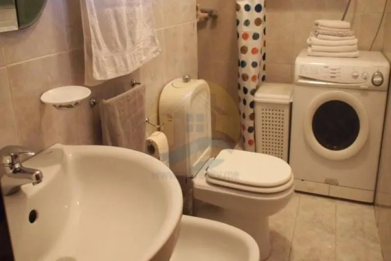 Prodaja, dvosoban stan, 75m², Herceg Novi, Crna Gora