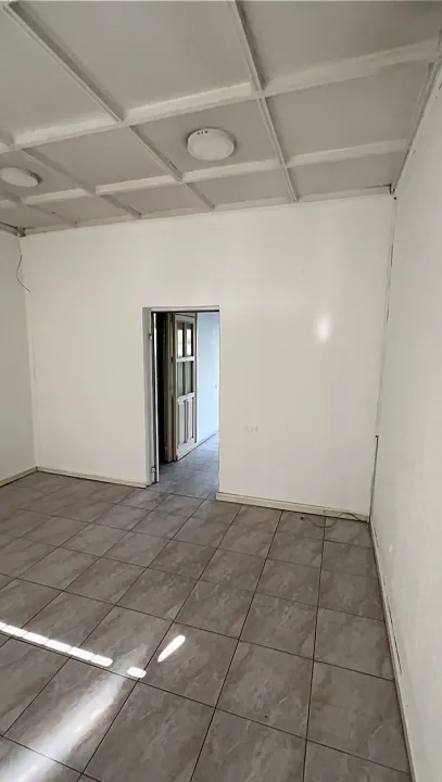 Izdavanje, poslovni prostor, 36m², Gintaš, Podgorica