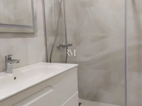 Izdavanje, dvosoban stan, 70m², Kalimanj, Tivat - image 9