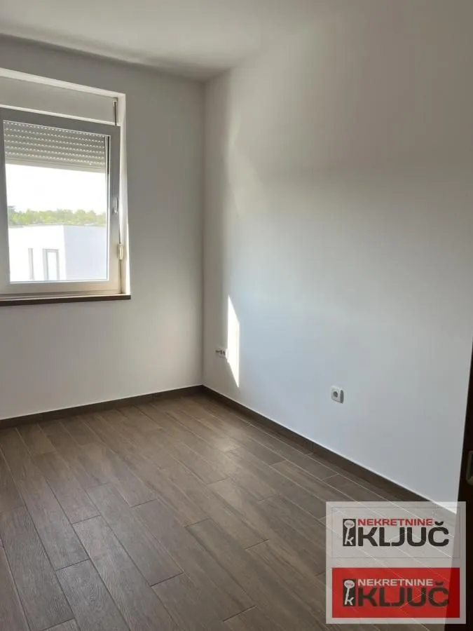 Prodaja, četvorosoban stan, 73m², Alibegovac, Petrovaradin
