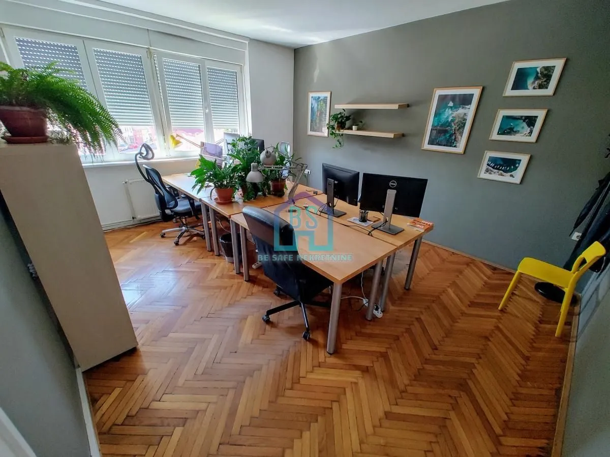 Prodaja, trosoban stan, 74m², Stari grad, Novi Sad