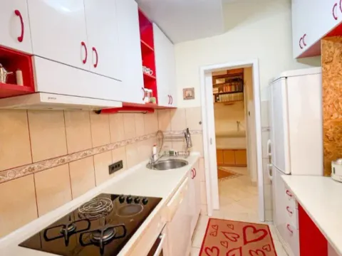 Izdavanje, dvosoban stan, 76m², Centar, Podgorica - image 7