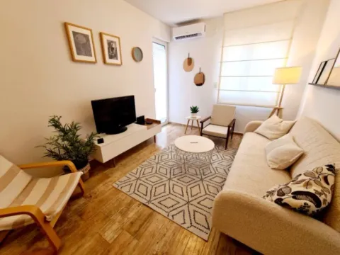 Izdavanje, jednosoban stan, 40m², Golubovina, Budva