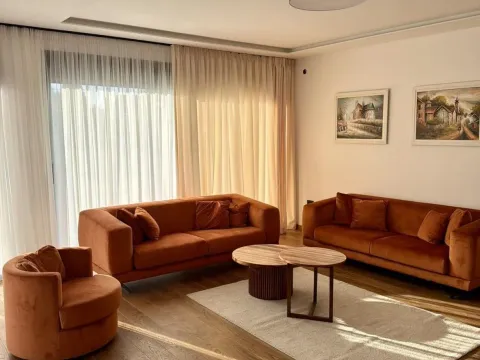 Izdavanje, kuća, 225m², Gornja Gorica, Podgorica - image 9