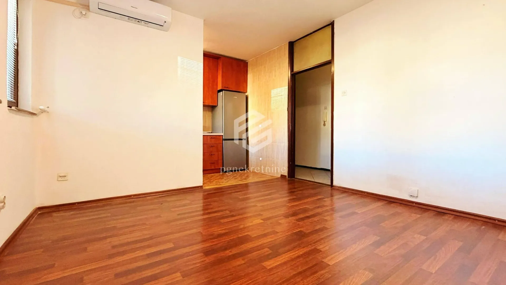 Rent, office space, 25m², Preko Morače, Podgorica