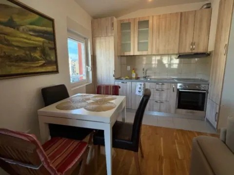 Izdavanje, dvosoban stan, 60m², Ljubović, Podgorica - image 3