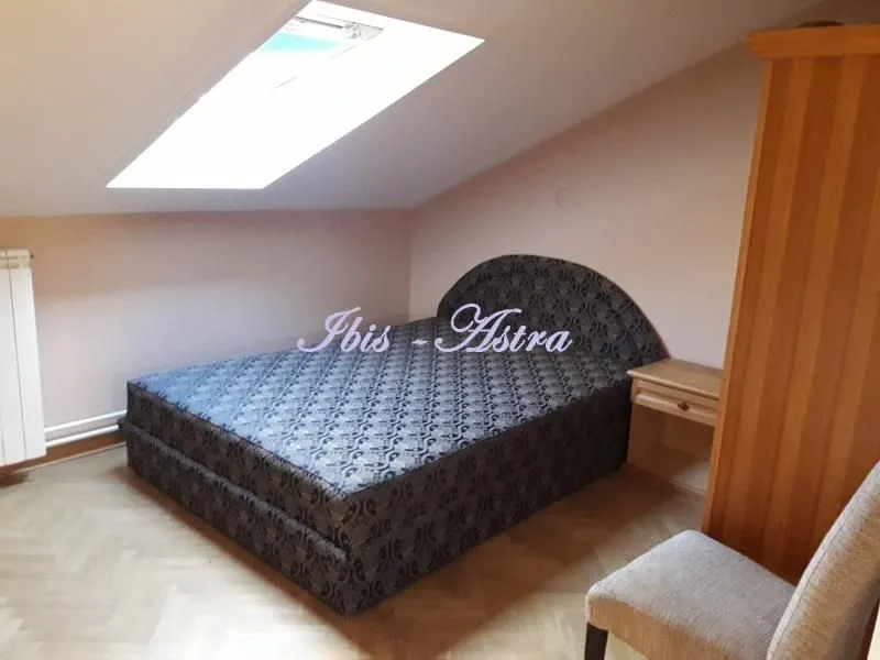 Izdavanje, četvorosoban stan, 83m², Stari Grad, Beograd