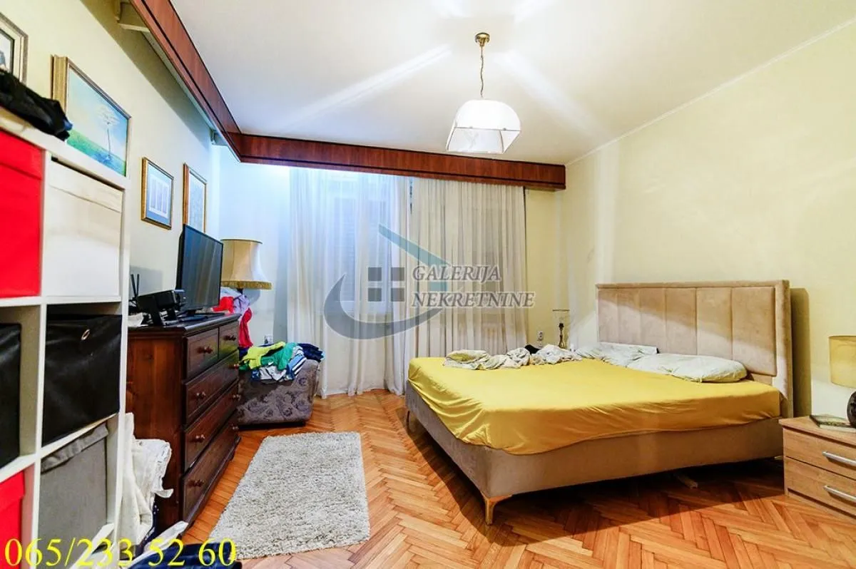 Prodaja, dvosoban stan, 62m², Vračar Sve Podlokacije, Beograd