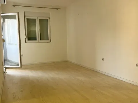 Sale, one bedroom apartment, 38m², Kod Big Fashion-a, Podgorica - image 1