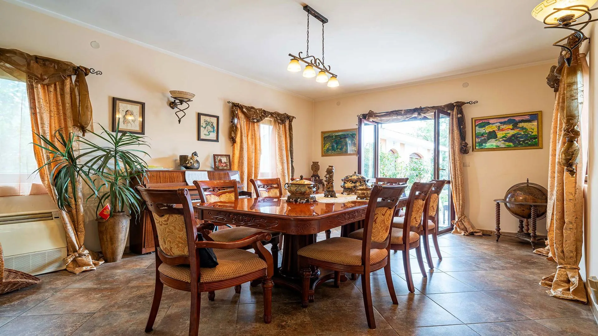 Sale, house, 375m², Kavač, Kotor