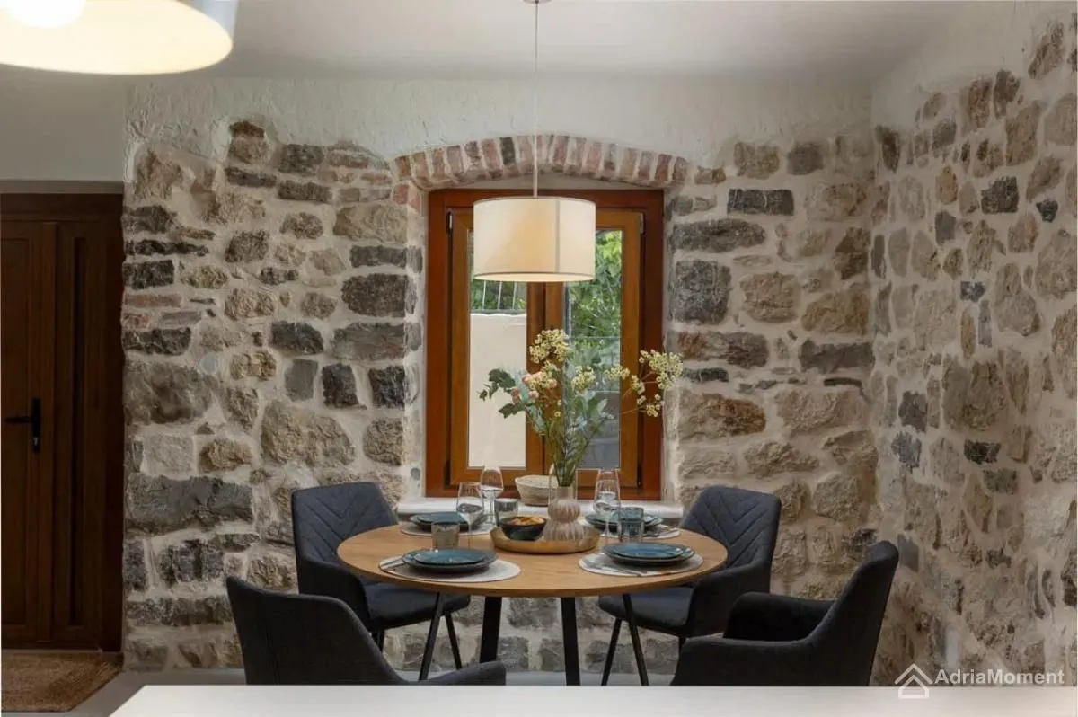 Sale, house, 110m², Škaljari, Kotor