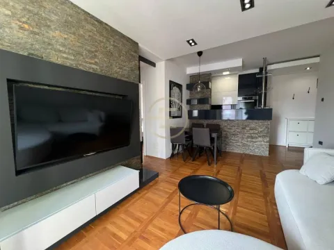 Izdavanje, trosoban stan, 56m², Grbavica, Novi Sad Sve Podlokacije - image 2