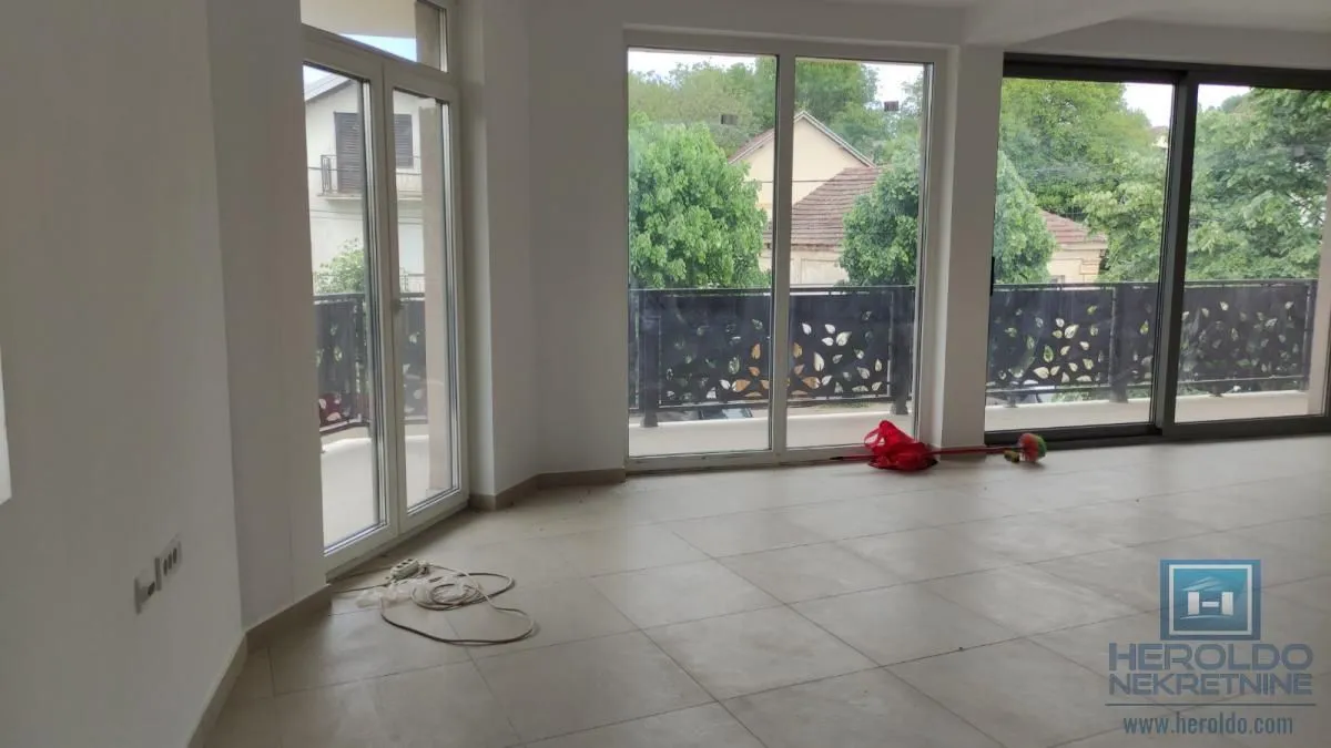 Rent, office space, 140m², Centar, Leskovac