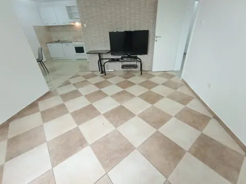 Rent, two bedroom apartment, 65m², Blok 5, Podgorica - image 2