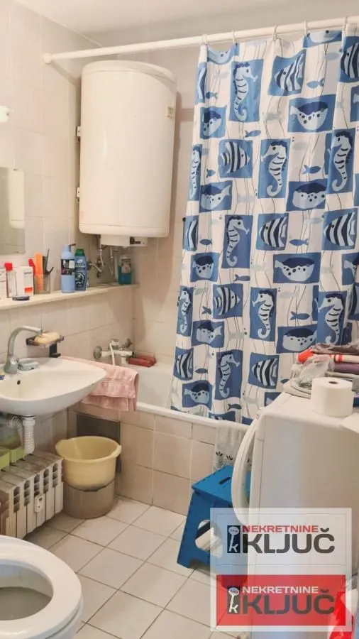 Prodaja, trosoban stan, 73m², Petrovaradin, Novi Sad