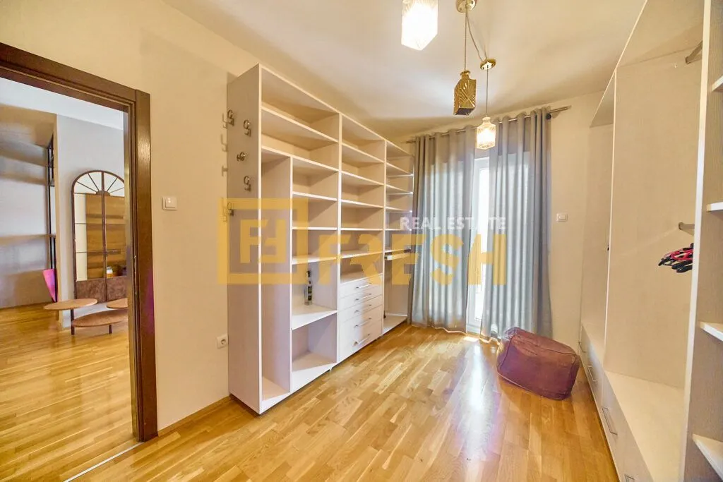 Izdavanje, dvosoban stan, 90m², Ljubović, Podgorica