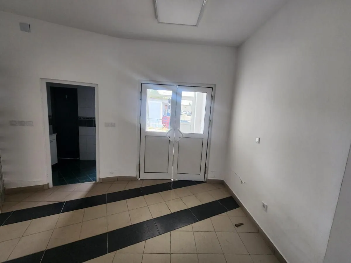 Rent, office space, 500m², Trošarina, Voždovac Sve Podlokacije