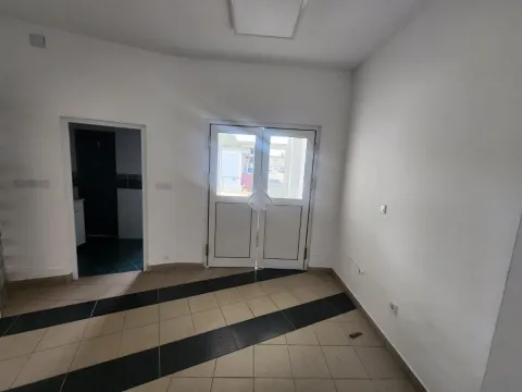 Izdavanje, poslovni prostor, 500m², Trošarina, Voždovac Sve Podlokacije - image 10