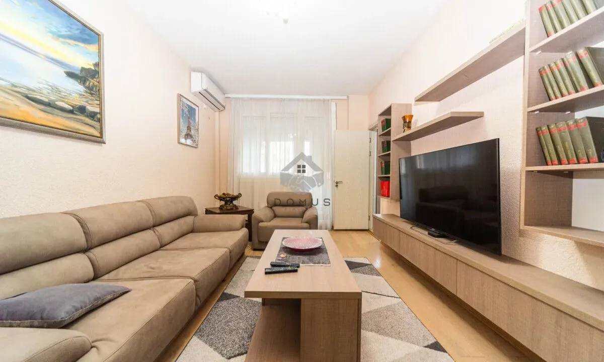 Rent, two bedroom apartment, 72m², Autobuska stanica, Podgorica