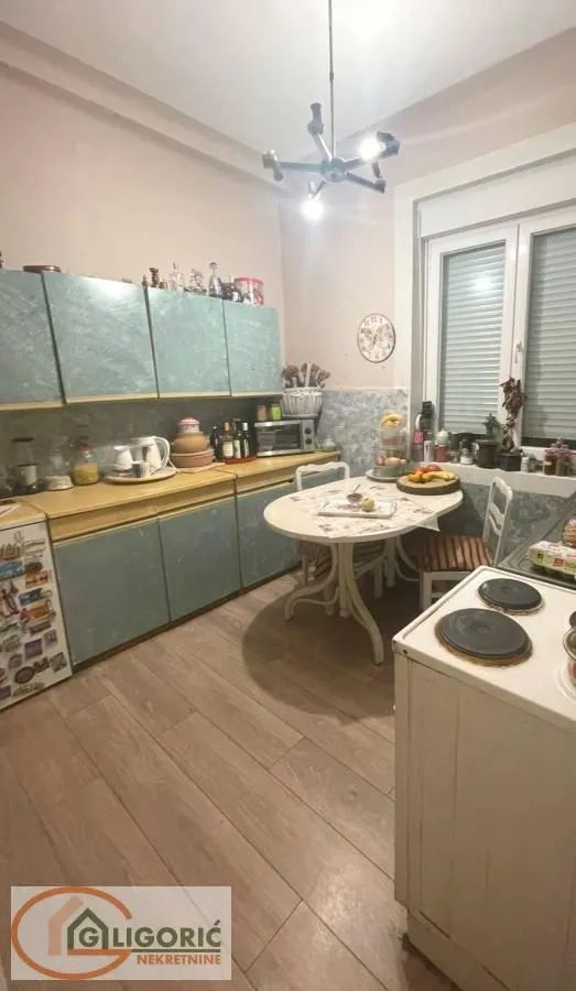 Sale, three bedroom apartment, 102m², Stari Grad, Beograd