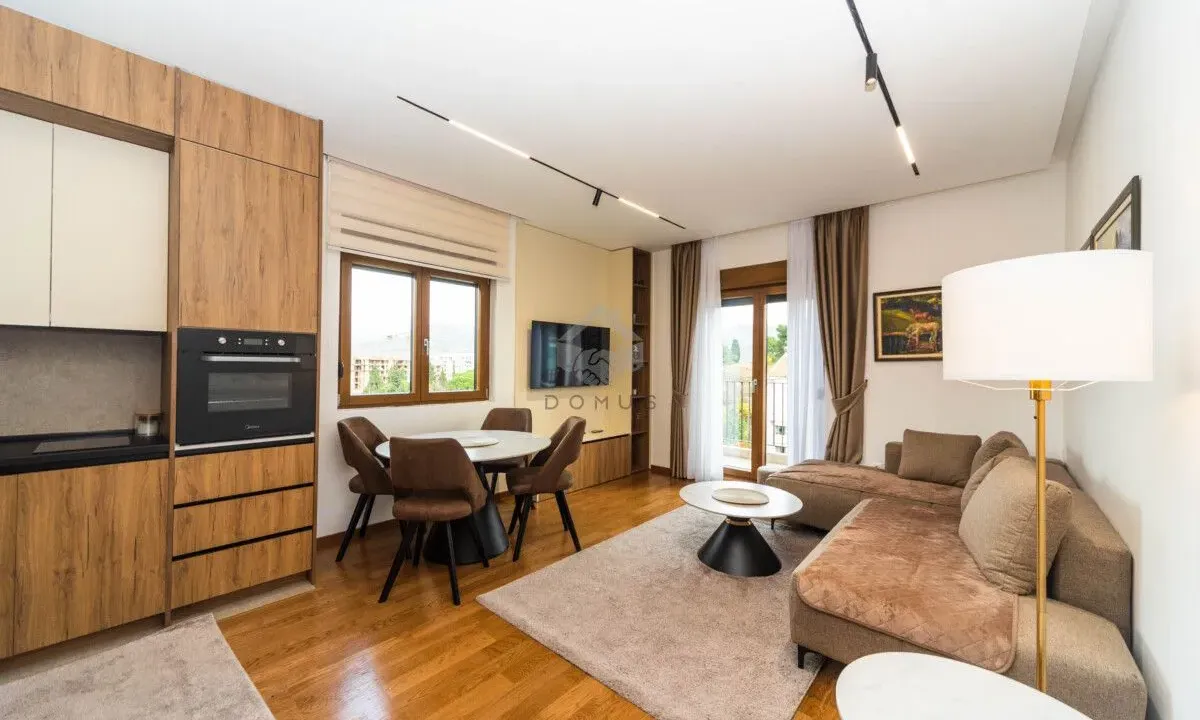 Izdavanje, jednosoban stan, 49m², Vezirov Most, Podgorica