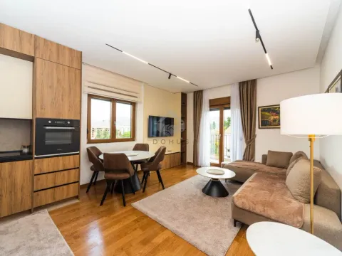 Izdavanje, jednosoban stan, 49m², Vezirov Most, Podgorica - image 1