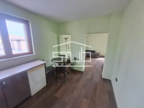 Rent, four bedroom apartment, 40m², Savski Venac, Beograd - image 4