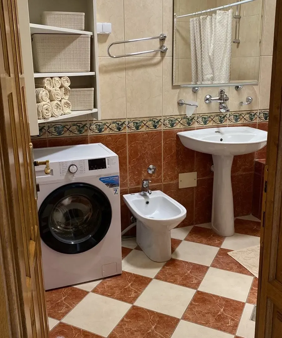 Izdavanje, trosoban stan, 114m², Masline, Podgorica