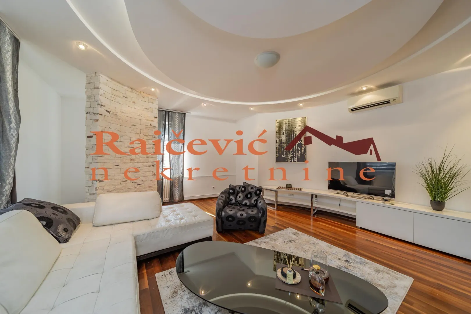 Prodaja, trosoban stan, 98m², Centar, Stara Pazova
