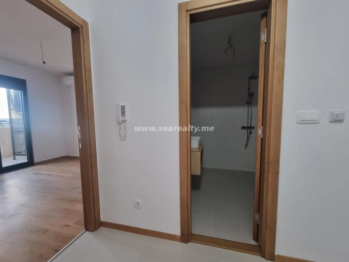 Prodaja, stan, 56m², Tivat, Crna Gora