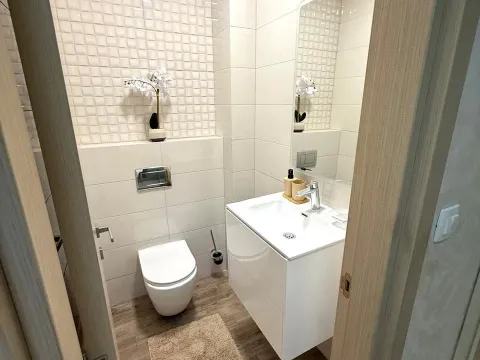 Izdavanje, dvosoban stan, 77m², City Kvart, Podgorica - image 13