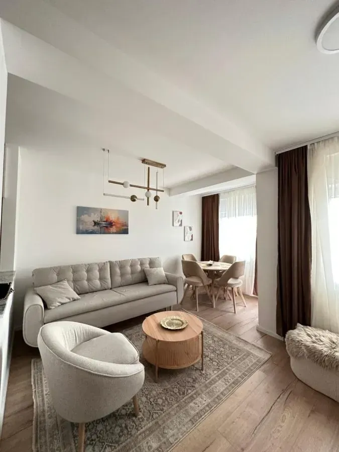 Izdavanje, stan, 68m², Tivat, Crna Gora