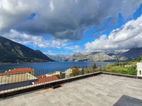 Prodaja, trosoban stan, 208m², Dobrota, Kotor - image 15