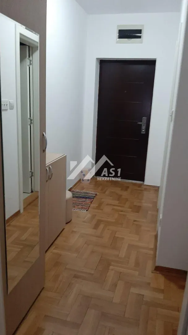 Izdavanje, jednosoban stan, 35m², Adamovićevo Naselje, Novi Sad Sve Podlokacije