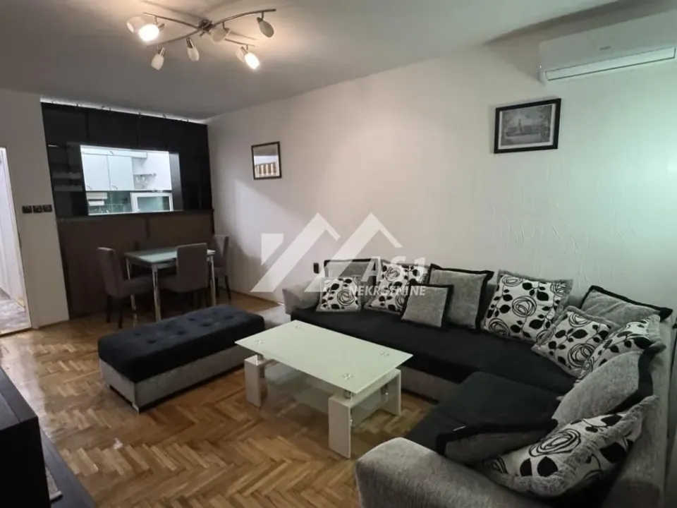 Izdavanje, dvosoban stan, 45m², Adamovićevo Naselje, Novi Sad Sve Podlokacije
