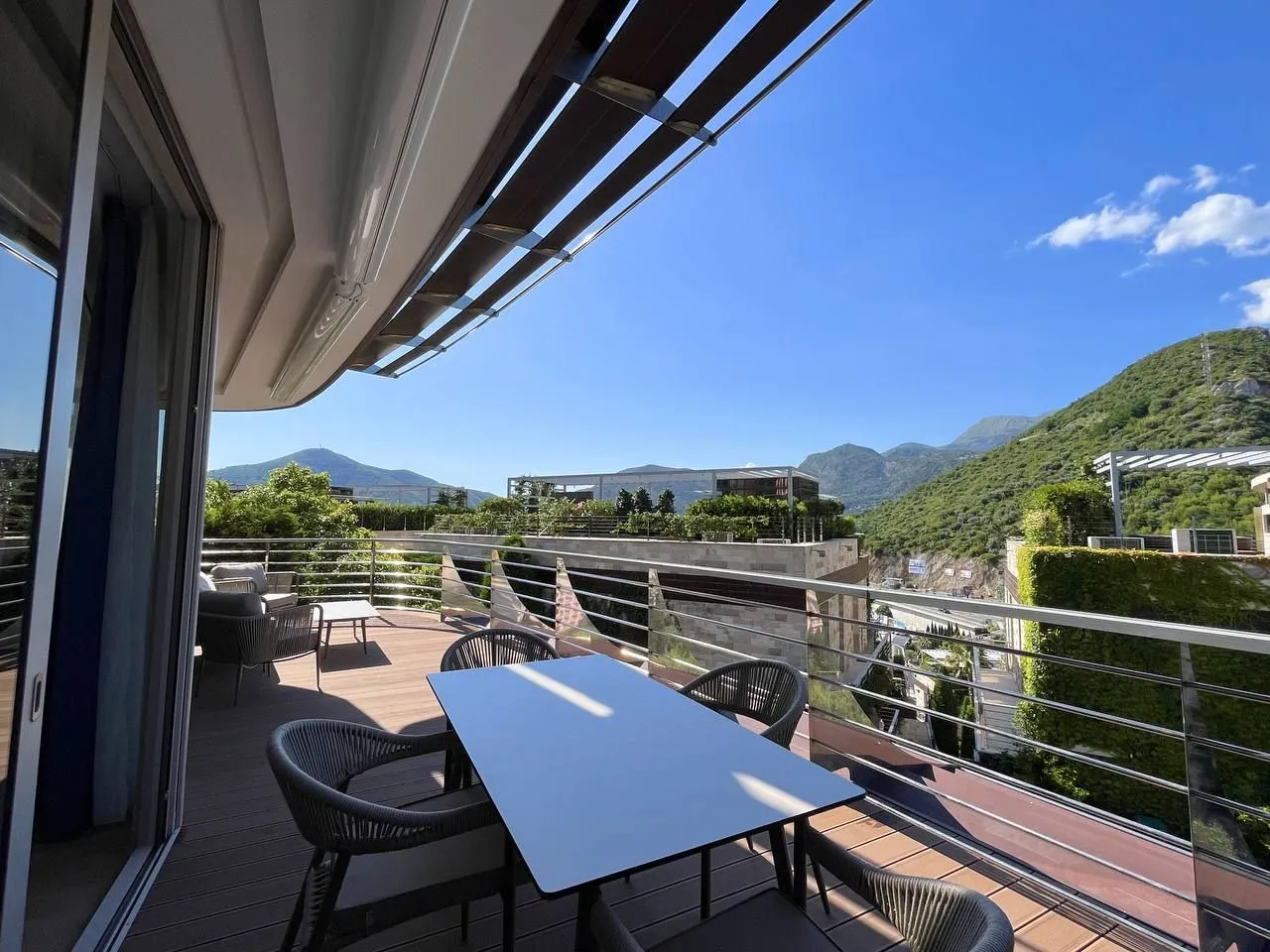 Sale, three bedroom apartment, 200m², Dukley Gardens, Budva