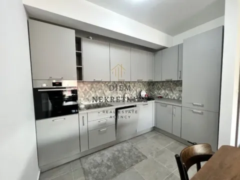 Izdavanje, dvosoban stan, 70m², Master Kvart, Podgorica - image 4