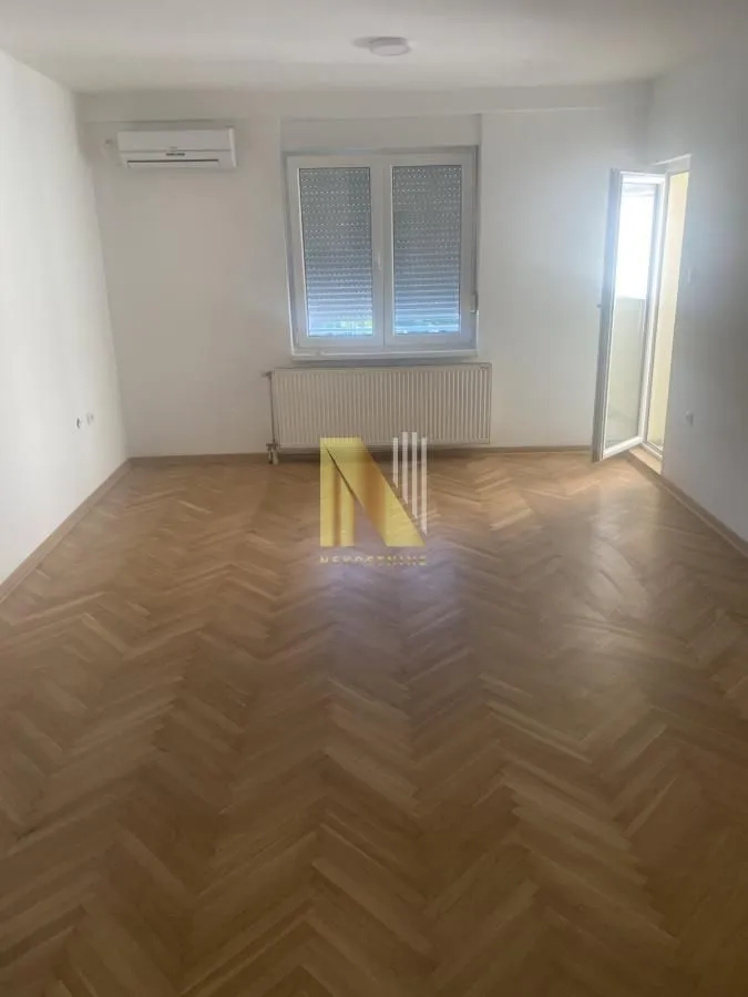 Prodaja, dvosoban stan, 40m², Sajmište, Novi Sad