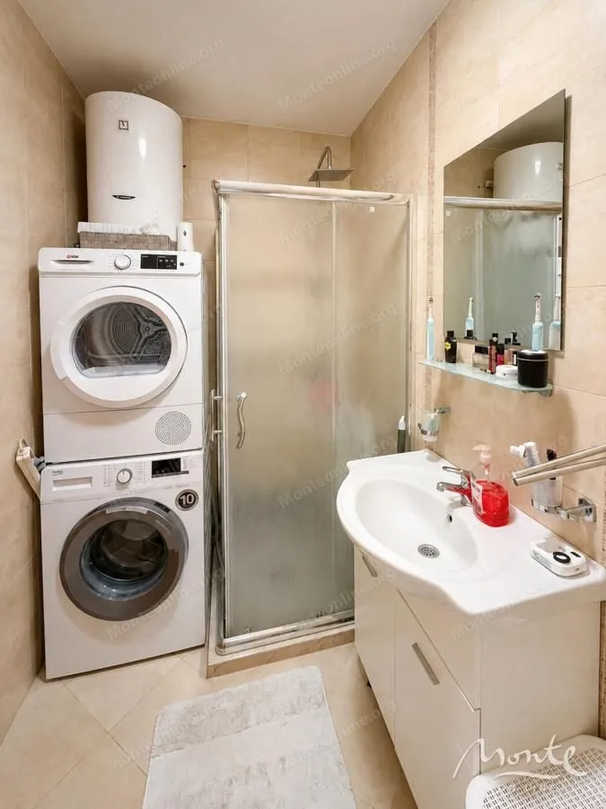 Prodaja, jednosoban stan, 42m², Stari Aerodrom, Podgorica