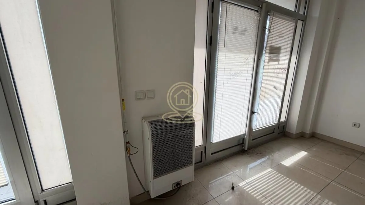 Sale, office space, 31m², Vašarište, Kragujevac