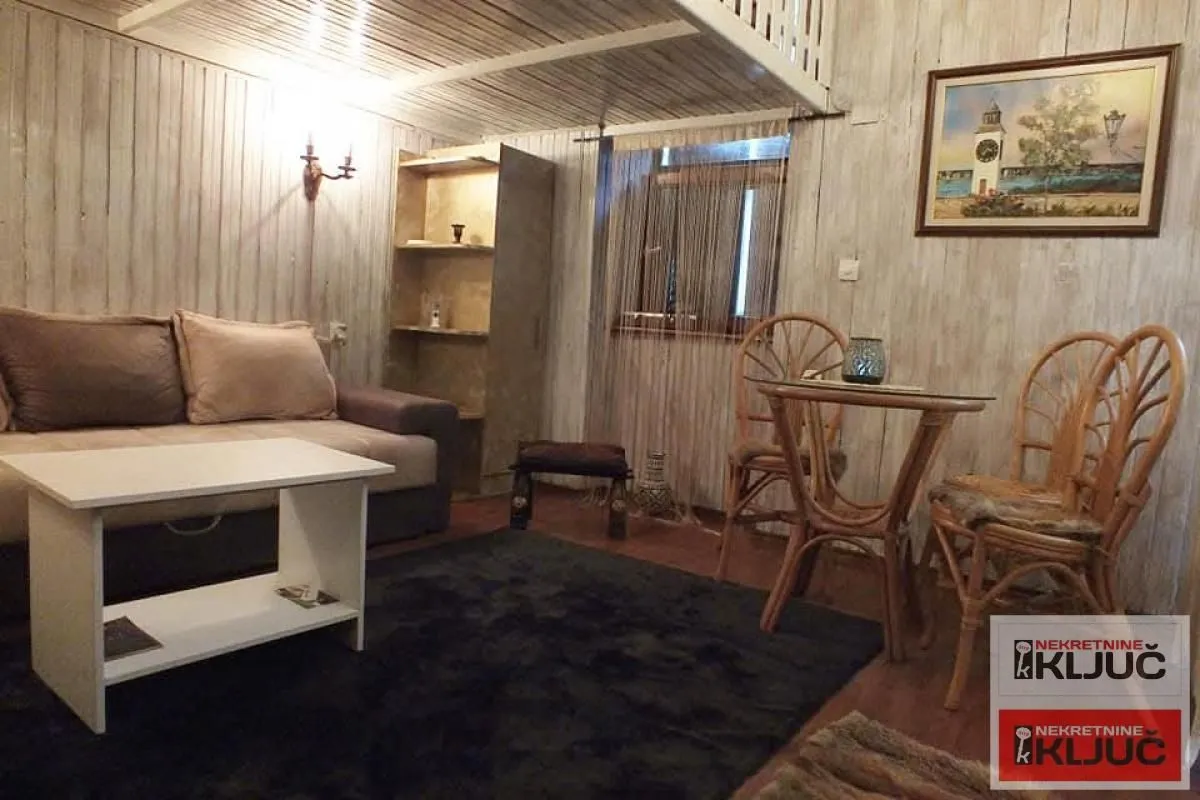 Prodaja, jednosoban stan, 24m², Centar, Novi Sad