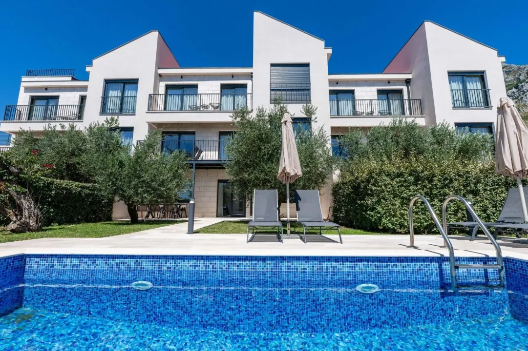 Rent, house, 200m², Reževići, Budva
