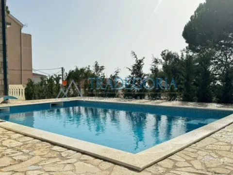 Prodaja, kuća, 320m², Bar, Crna Gora - image 23