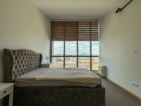 Izdavanje, četvorosoban stan, 160m², Stari Aerodrom, Podgorica - image 11