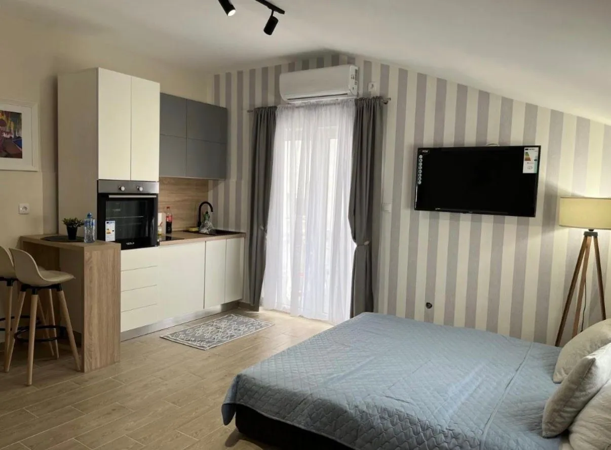 Rent, studio apartment, 35m², Mainski Put, Budva