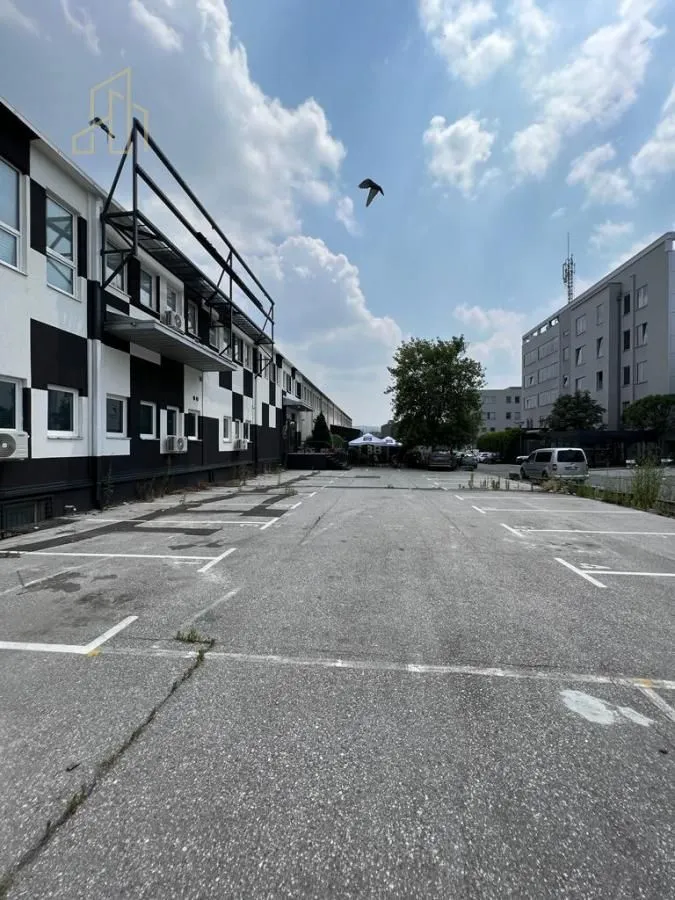 Rent, office space, 2000m², Voždovac Sve Podlokacije, Beograd