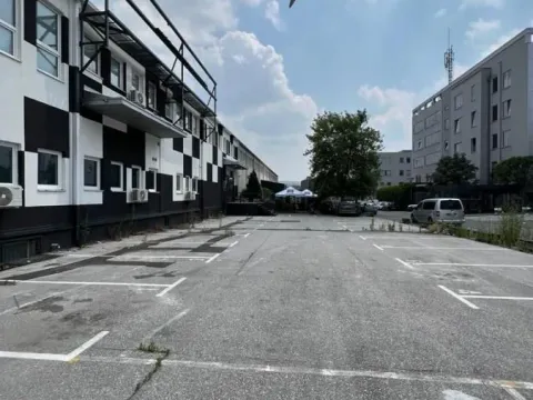 Rent, office space, 2000m², Voždovac Sve Podlokacije, Beograd - image 17